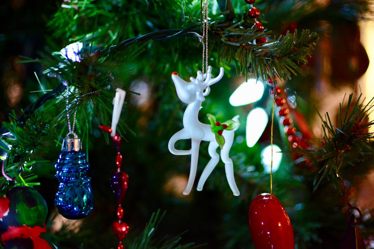 Unwrap the Magic: Christmas Décor Ideas to Spark Holiday Joy - BestPaintByNumbers